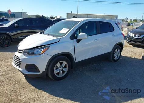 2020 Chevrolet Trax Fwd Ls z USA, uszkodzony, nr VIN 3GNCJKSBXLL108211